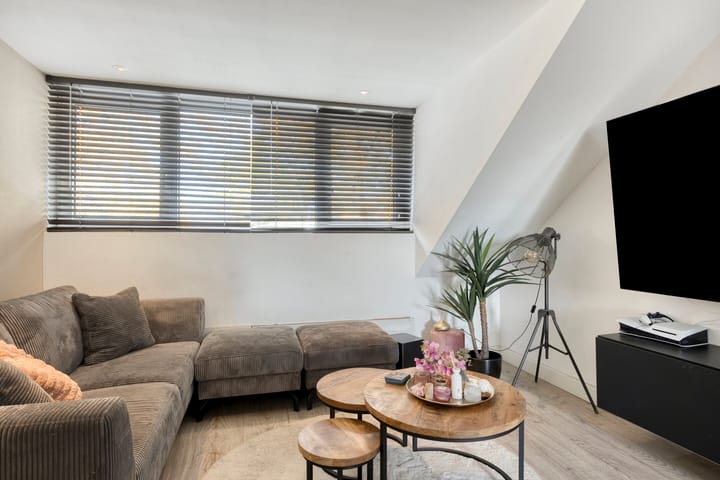 Photo 46 of Burgemeester de Bekkerlaan 18