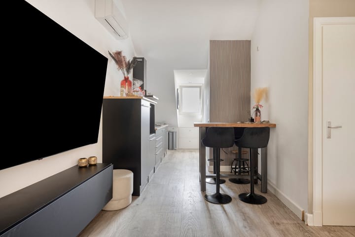 Photo 52 of Burgemeester de Bekkerlaan 18