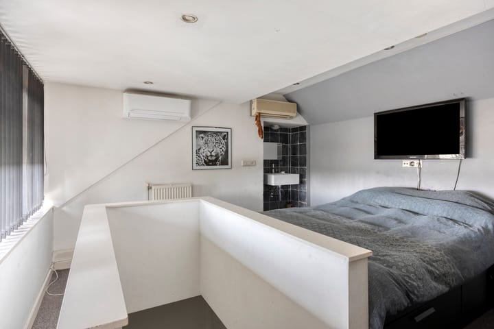 Photo 60 of Burgemeester de Bekkerlaan 18