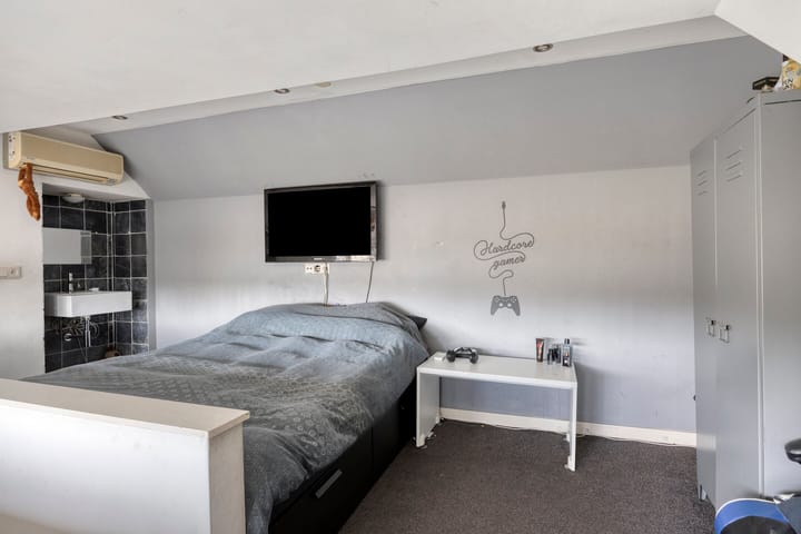 Photo 61 of Burgemeester de Bekkerlaan 18