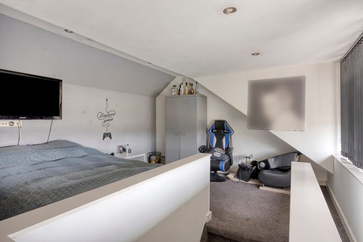 Photo 63 of Burgemeester de Bekkerlaan 18