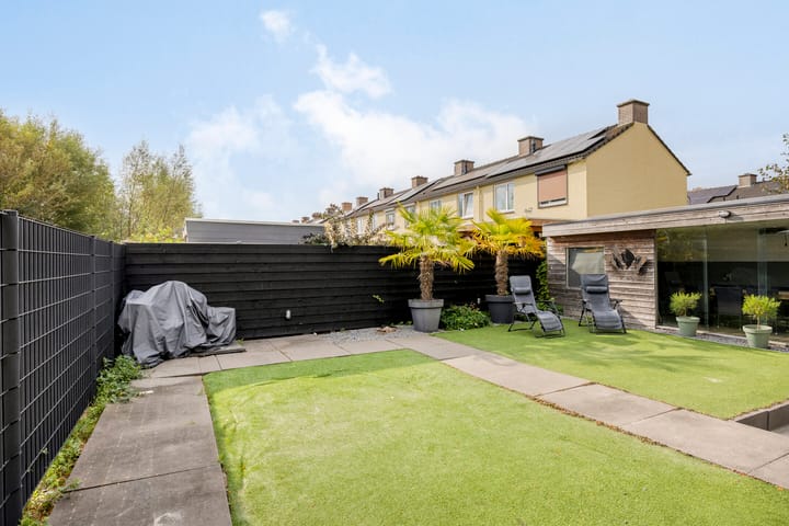 Photo 64 of Burgemeester de Bekkerlaan 18