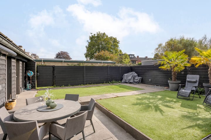 Photo 67 of Burgemeester de Bekkerlaan 18