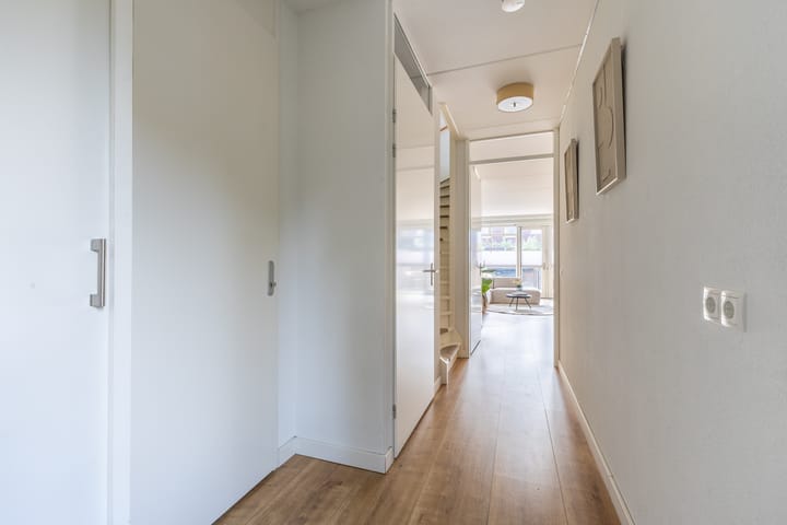 Photo 7 of Spoetnikstraat 10