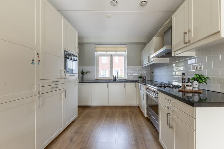 Photo 21 of Spoetnikstraat 10