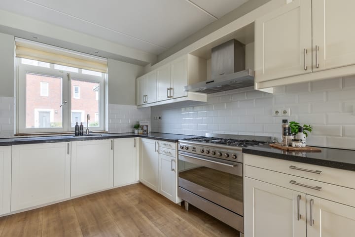 Photo 22 of Spoetnikstraat 10