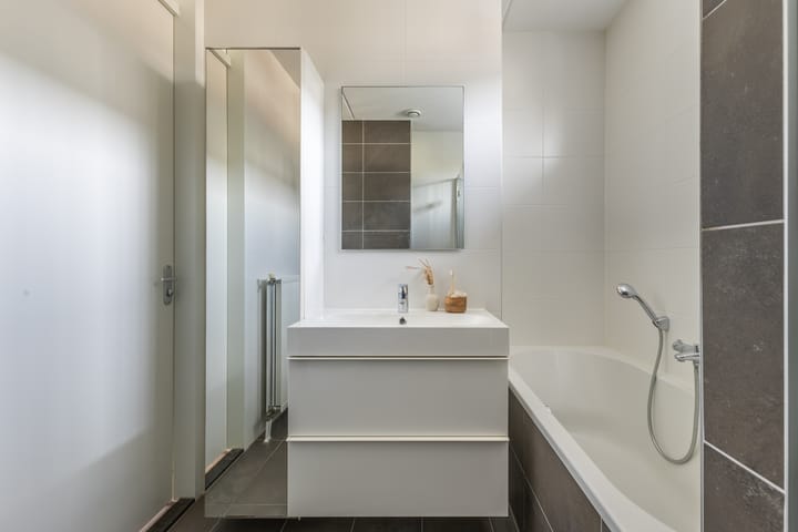 Photo 37 of Spoetnikstraat 10