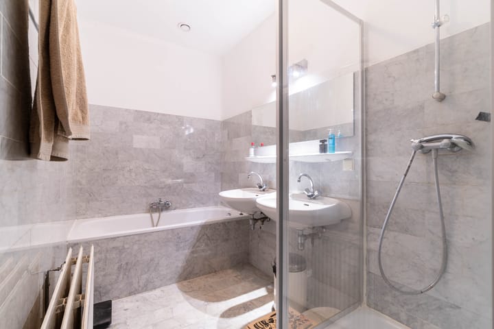 Photo 19 of Riouwstraat 188-B