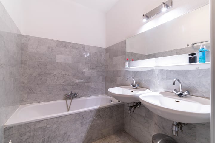 Photo 20 of Riouwstraat 188-B