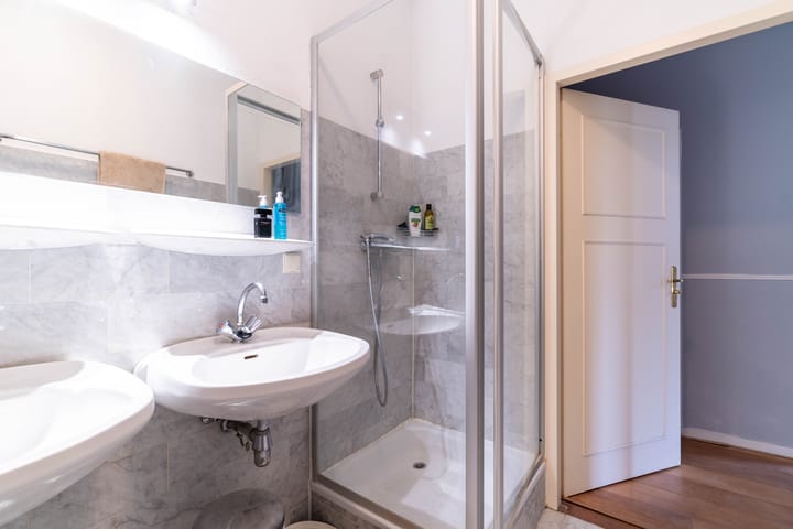 Photo 21 of Riouwstraat 188-B