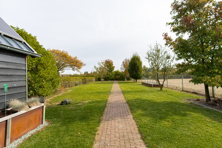 Foto 51 van Tuinstraat 11