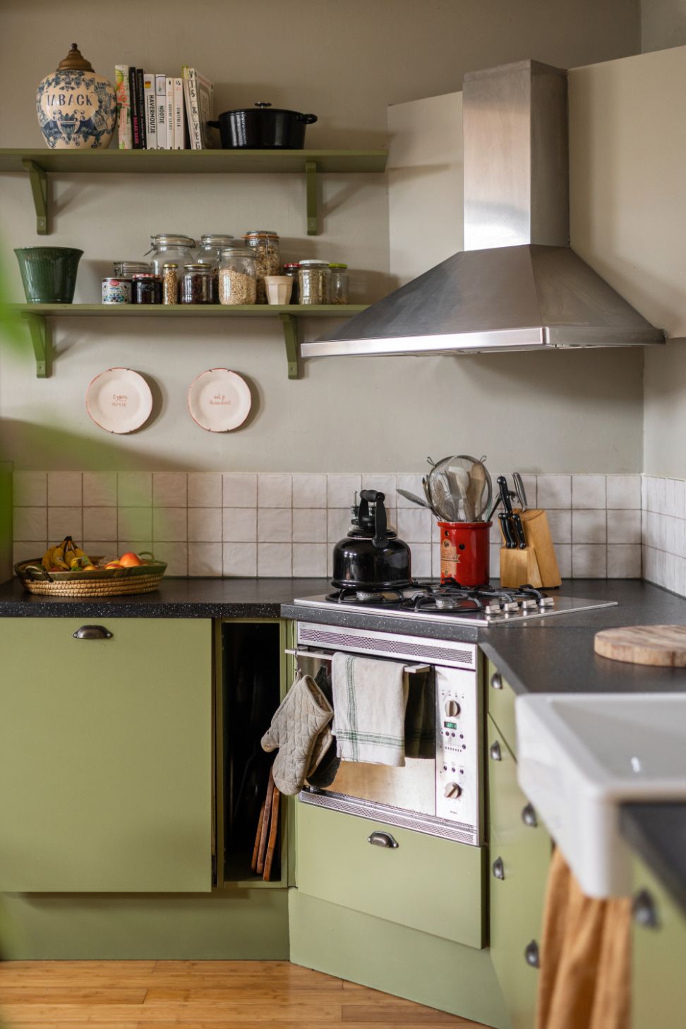 Photo 11 of Delfshavenseweg 4