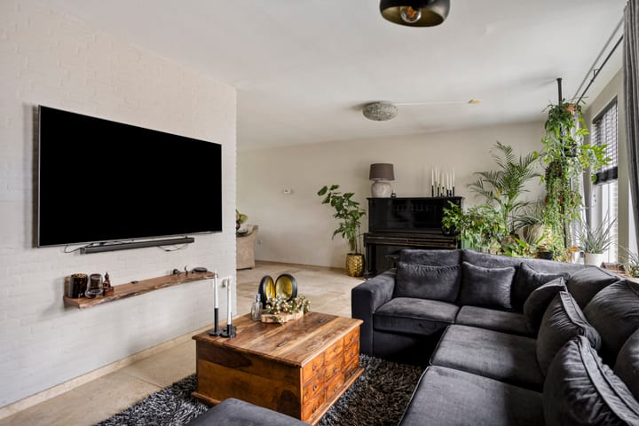 Foto 13 van Nevenakker 14