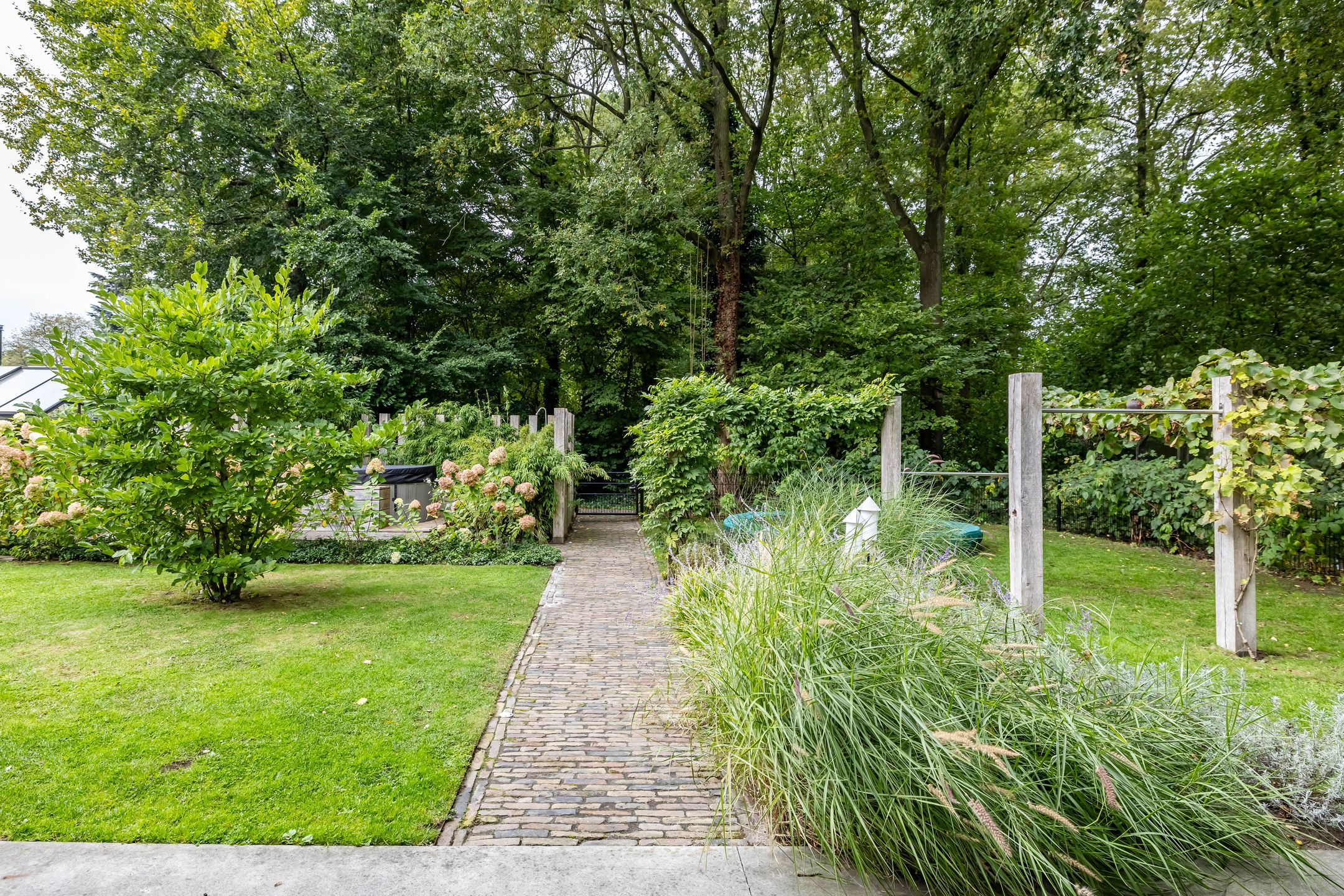 Foto 48 van Julianalaan 100