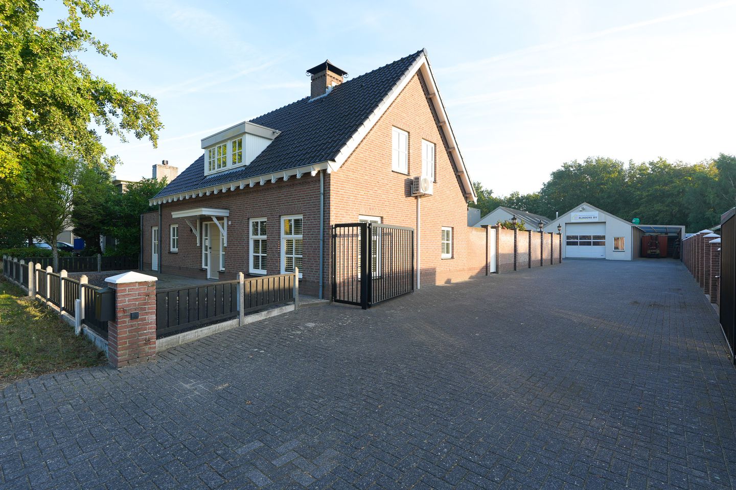 Bekijk foto 2 van Breedijk 19