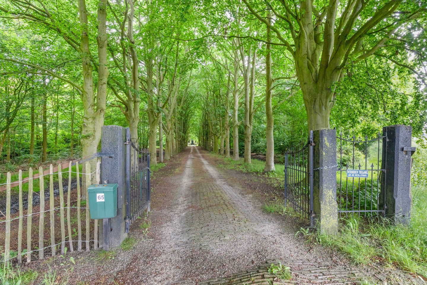 Foto 10 van Rijksweg West 65