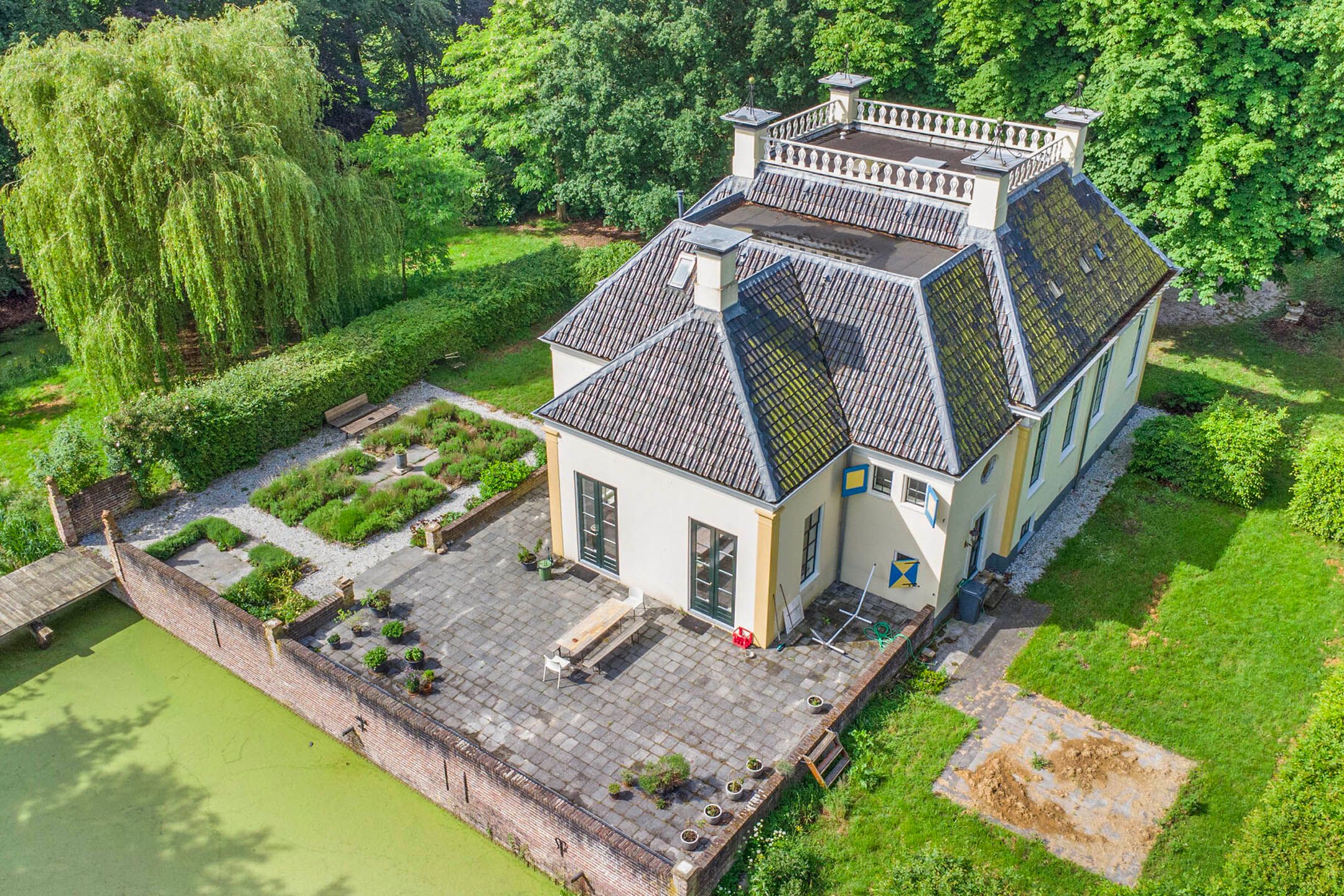 Foto 39 van Rijksweg West 65