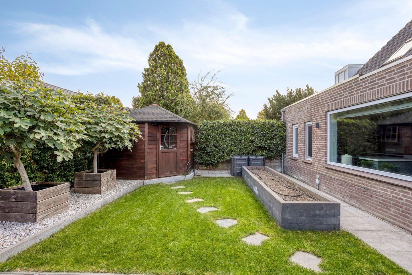 Photo 40 of Luitenakker 19