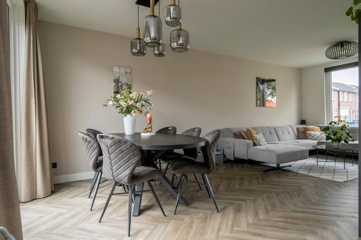 Foto 3 van Wycher van Russellstraat 32