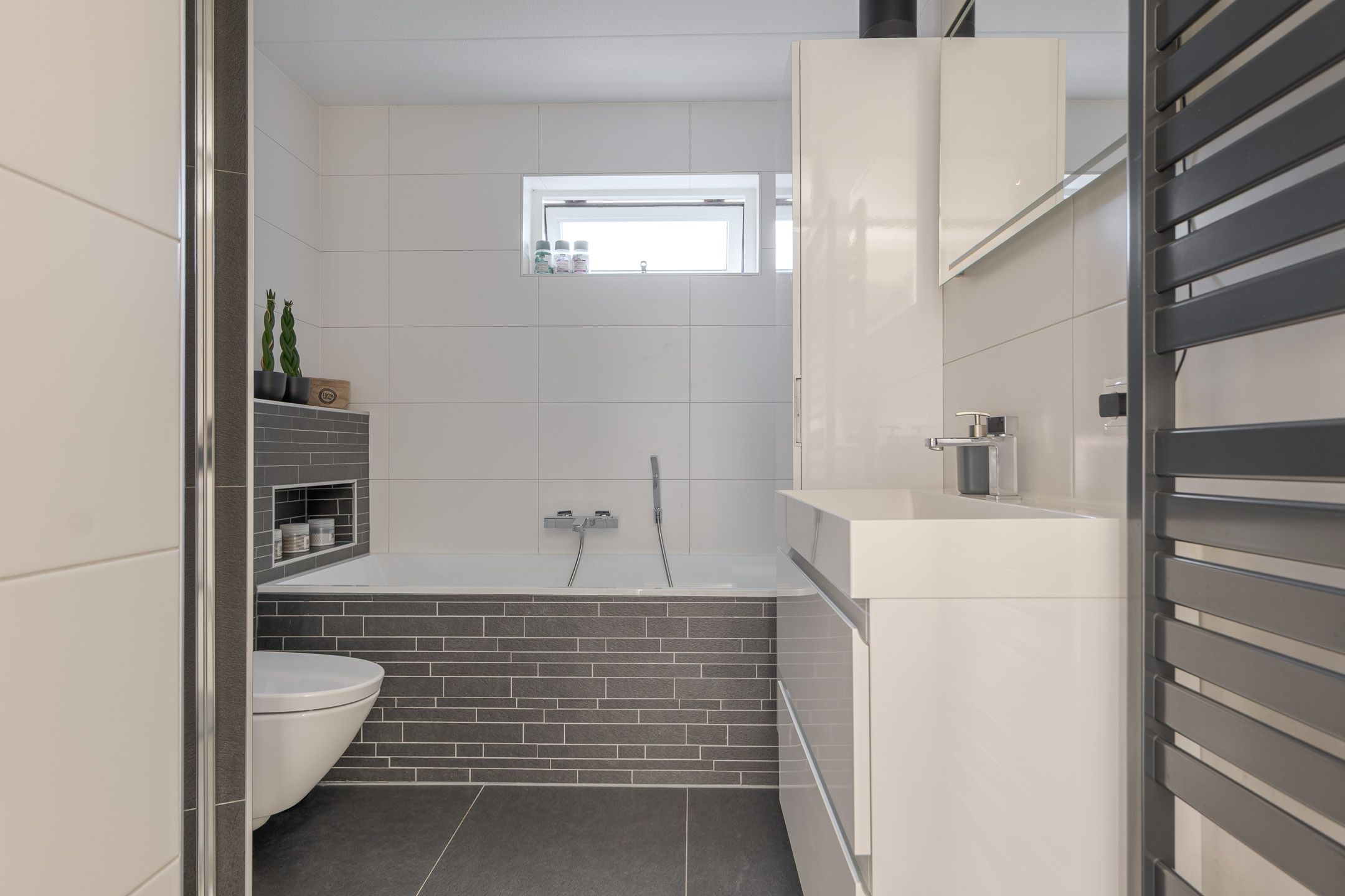 Photo 33 of Homaat 14