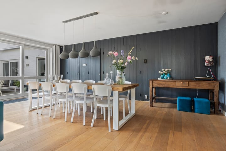 Photo 2 of Bredestraat 12