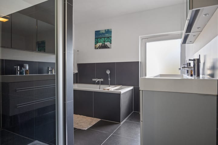 Photo 30 of Bredestraat 12