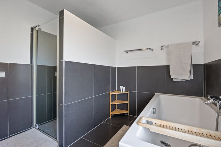 Photo 33 of Bredestraat 12