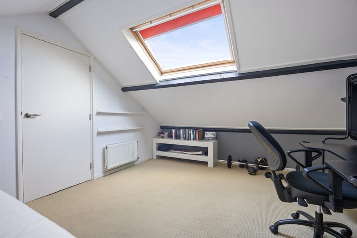 Photo 43 of Bredestraat 12