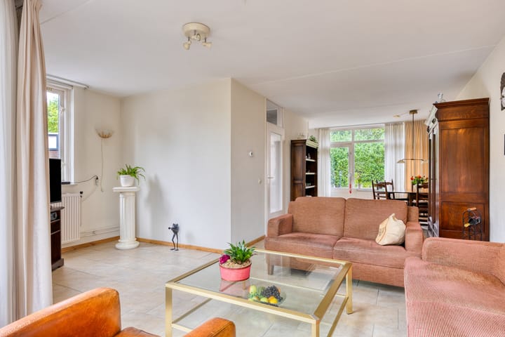 Photo 2 of Eikenwal 132