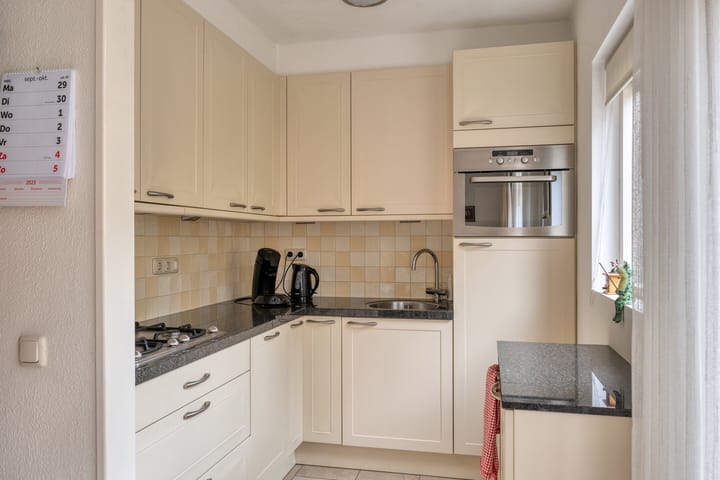 Photo 3 of Eikenwal 132