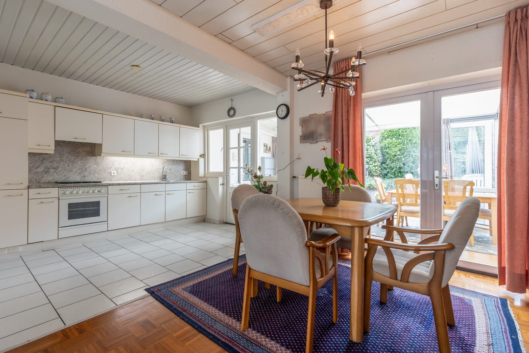 Photo 2 of Heinseweg 34