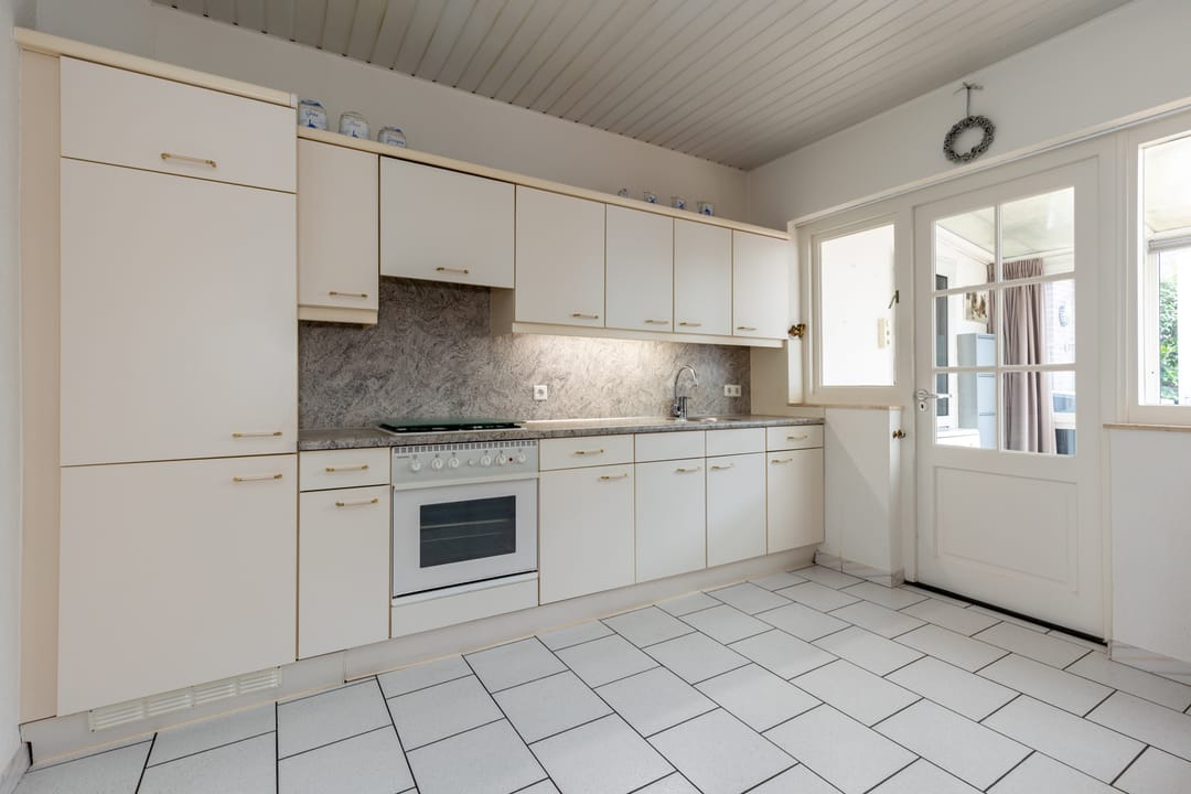 Photo 11 of Heinseweg 34