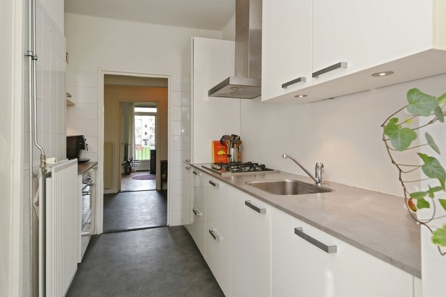 Photo 14 of Karel de Grotelaan 275