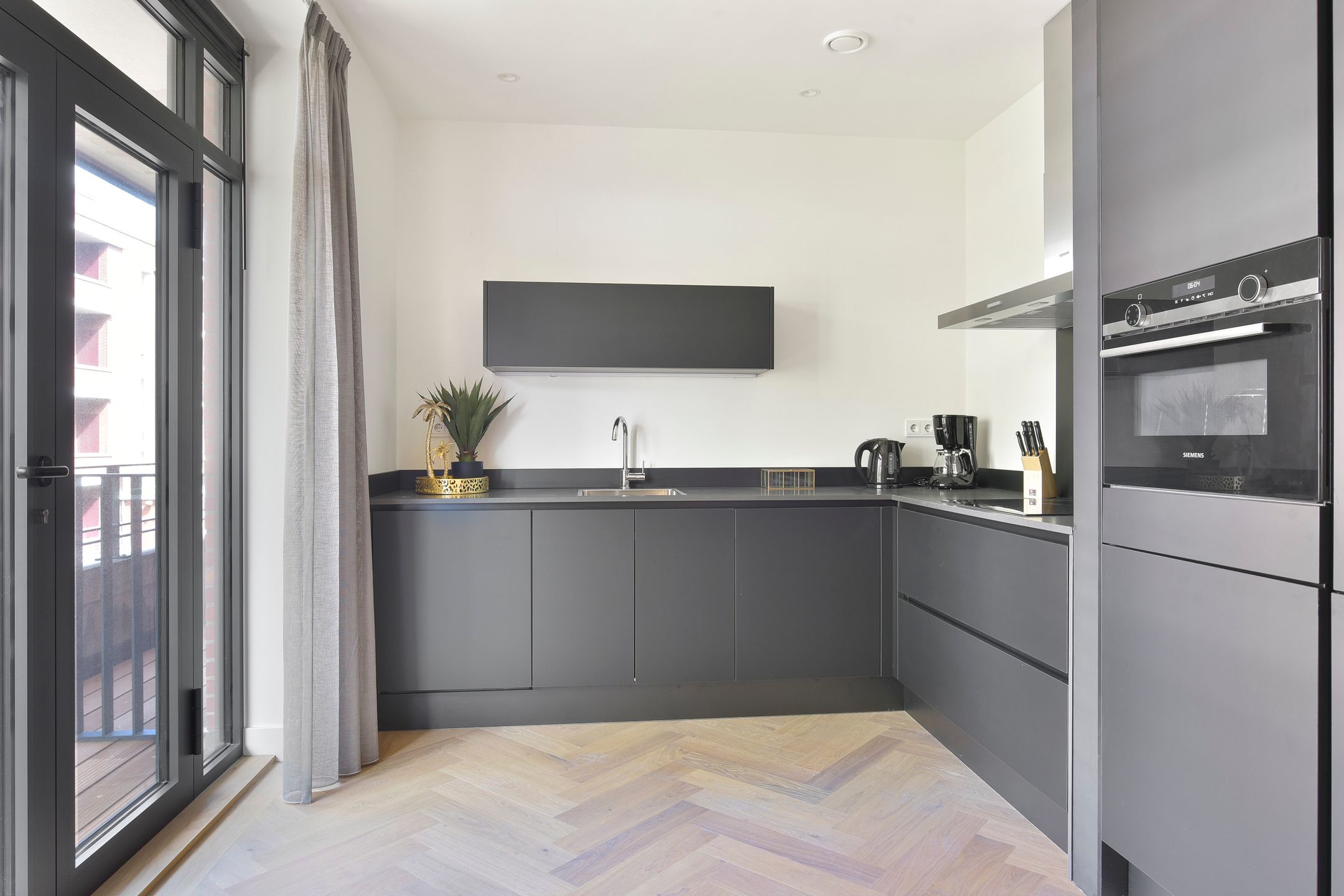 Foto 6 van Van Stolkweg 14-B1