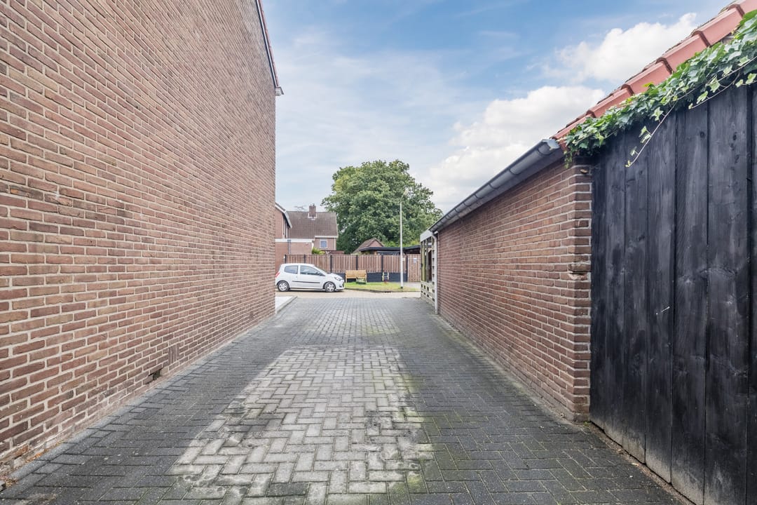 Photo 47 of Veldkampstraat 10