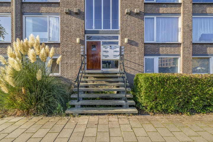 Photo 11 of Raadhuislaan 142