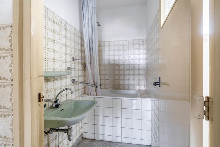 Photo 32 of Raadhuislaan 142