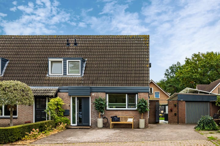 Foto 1 van Zonnedauw 15