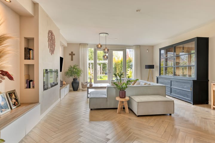 Photo 6 of Zevenwoudenlaan 247