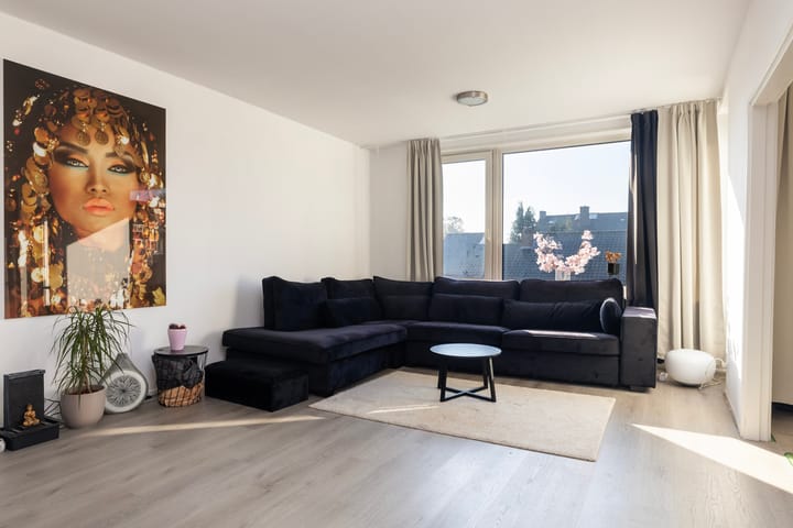 Photo 2 of Alphons Diepenbrockstraat 5-C