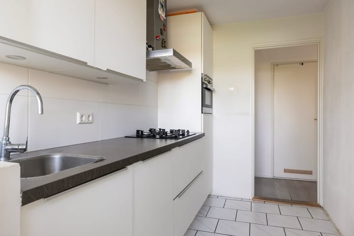 Photo 12 of Alphons Diepenbrockstraat 5-C