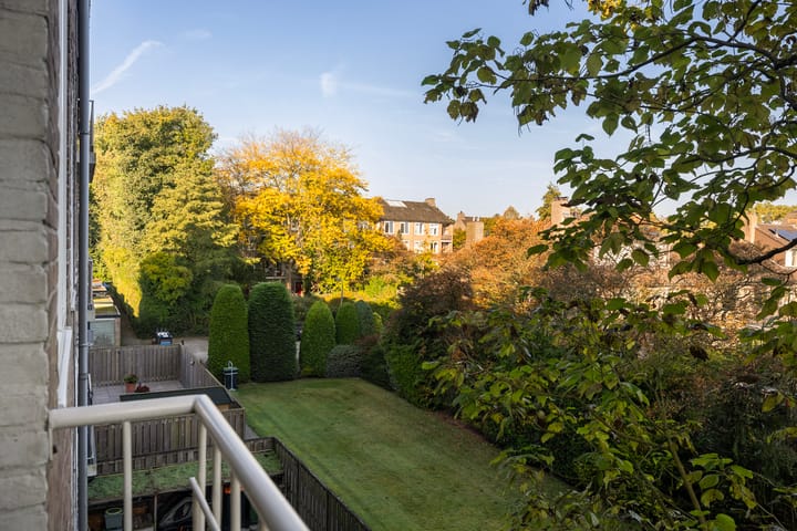 Photo 14 of Alphons Diepenbrockstraat 5-C