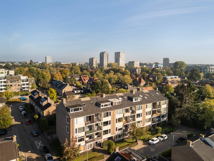 Photo 18 of Alphons Diepenbrockstraat 5-C