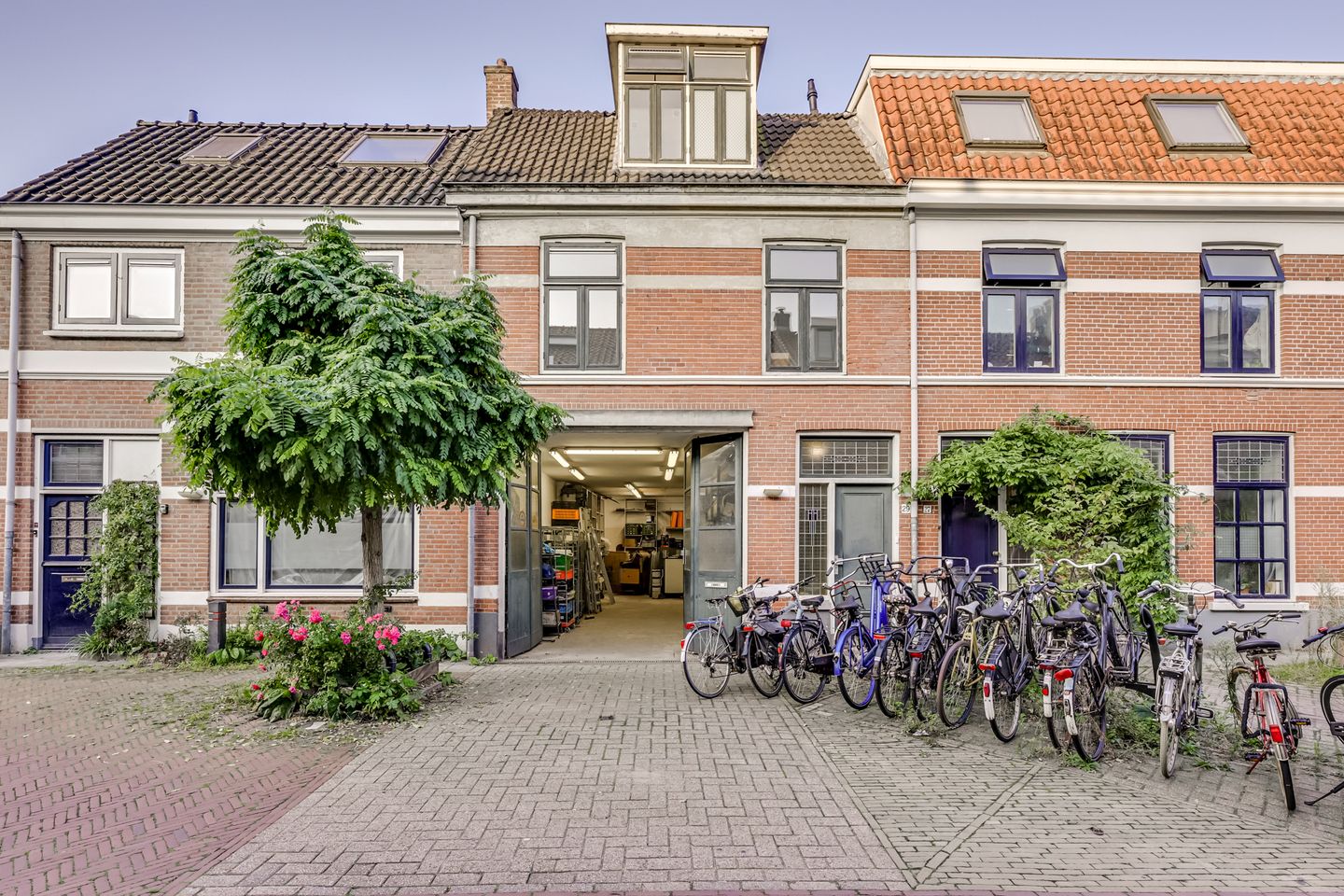 Bekijk foto 1 van Lombokstraat 29