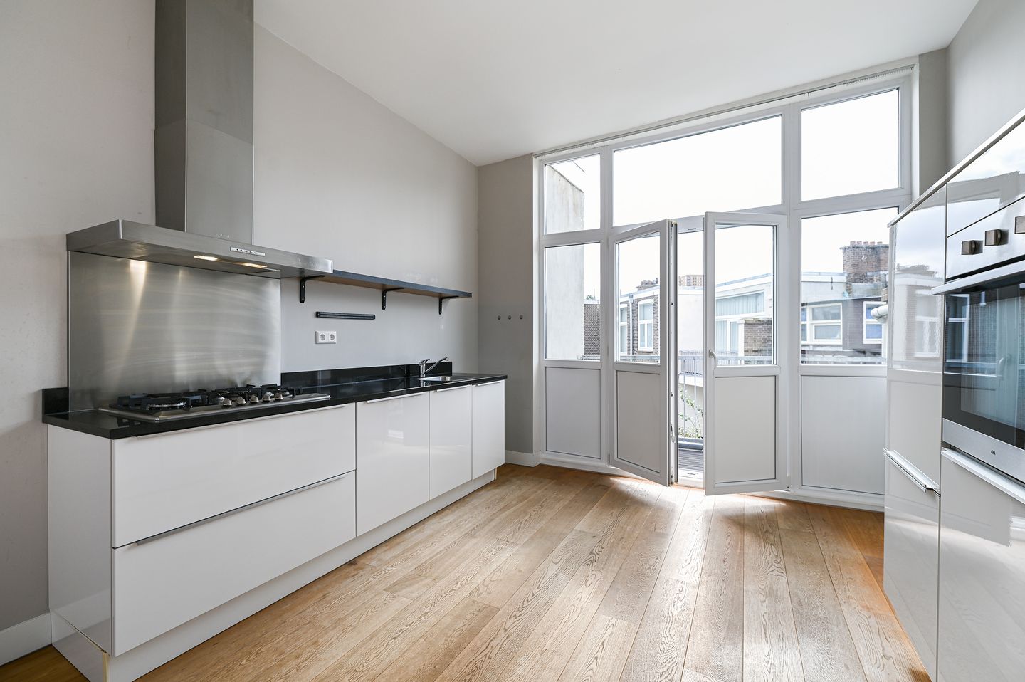 Foto 20 van De Constant Rebecquestraat 98