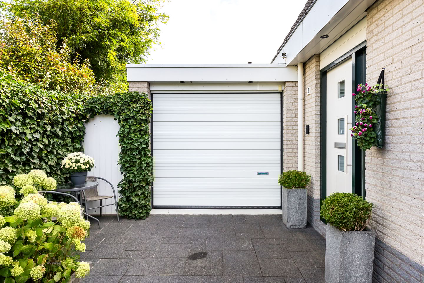 Foto 10 van H. Roland Holstlaan 9