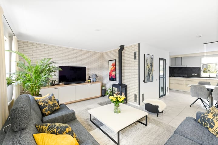 Foto 15 van H. Roland Holstlaan 9