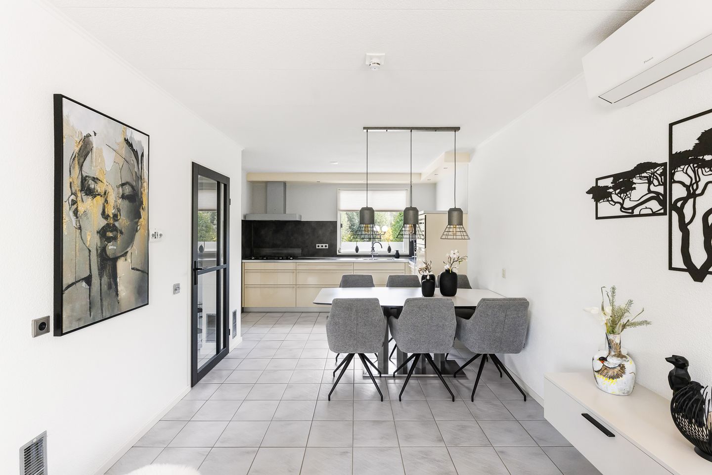 Foto 19 van H. Roland Holstlaan 9