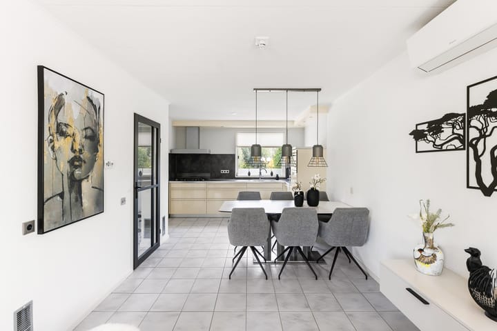 Foto 19 van H. Roland Holstlaan 9