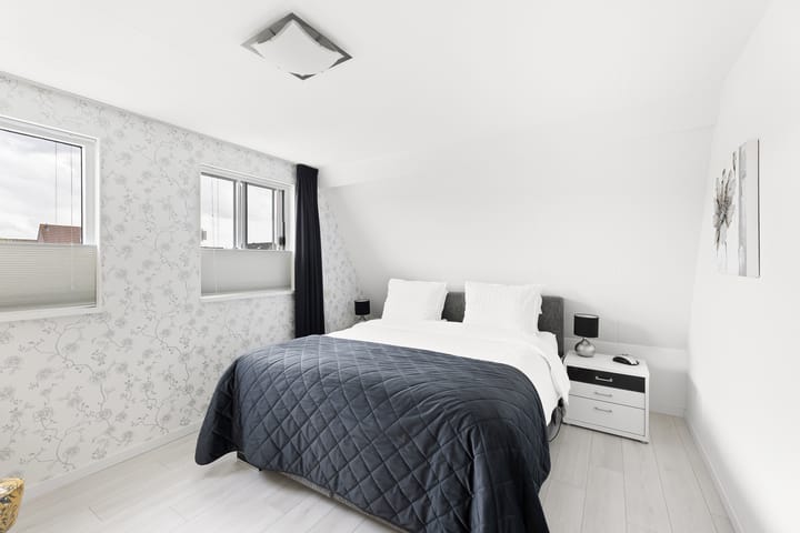 Foto 42 van H. Roland Holstlaan 9